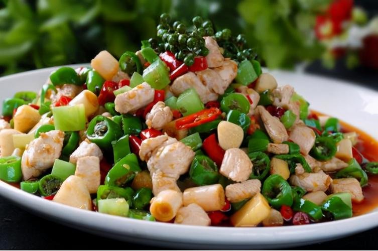 炒葱椒鸡是哪个地方的菜？具体的制作步骤是什么？