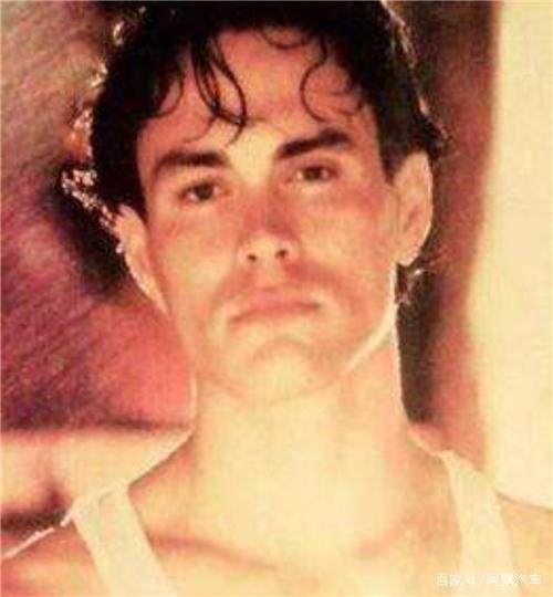 27年前,那个对李国豪开出致命一枪的美国演员迈克尔,后来怎样?