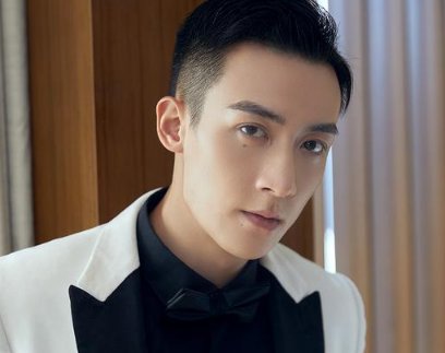 黄景瑜表示热巴一个眼神就很撩,有哪些男星喜欢热巴?