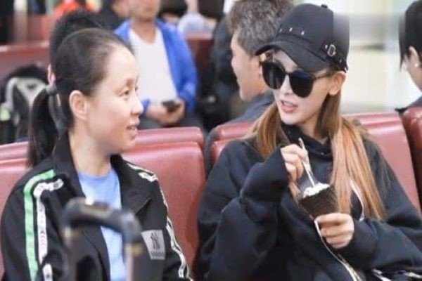 杨超越为何在网上被大家称为“驯龙高手”？