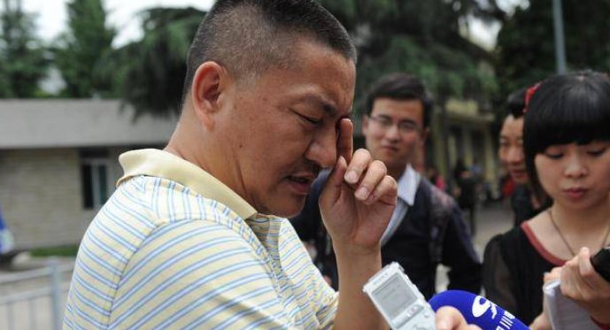 高考钉子户梁实第26次备考,54岁参加25次高考,他的成绩如何?