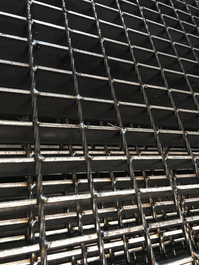 钢格板和踏步板的区别