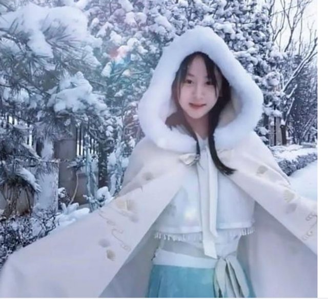 田亮晒14岁女儿雪景照，曾经那个“风一样的女子”是否已长成了美少女？