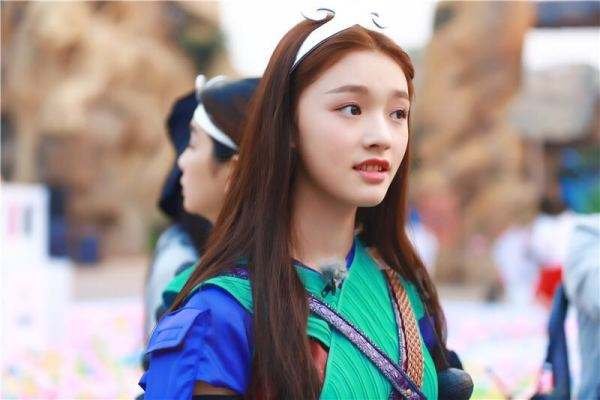 林允透过节目和周星驰电话连线,他们的关系有这么好吗?