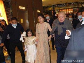 千亿富豪刘銮雄,为女星抛弃原配,如今为何会重病缠身?