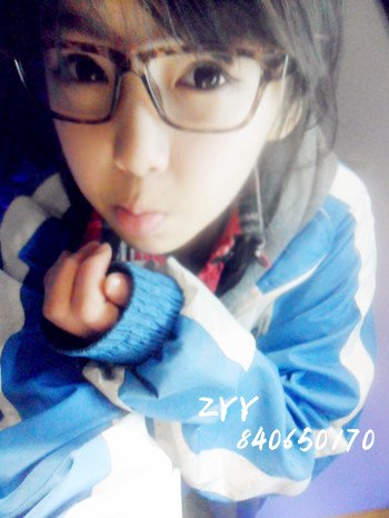 求张依依和赵誉博的图片。越多越好。