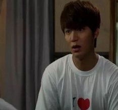 李敏镐在《继承者们》中的造型有何特点?