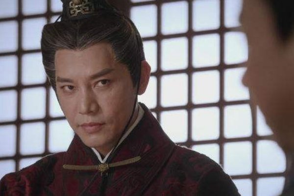 秦始皇当年客死沙丘,死前遗诏是让谁继承皇位?