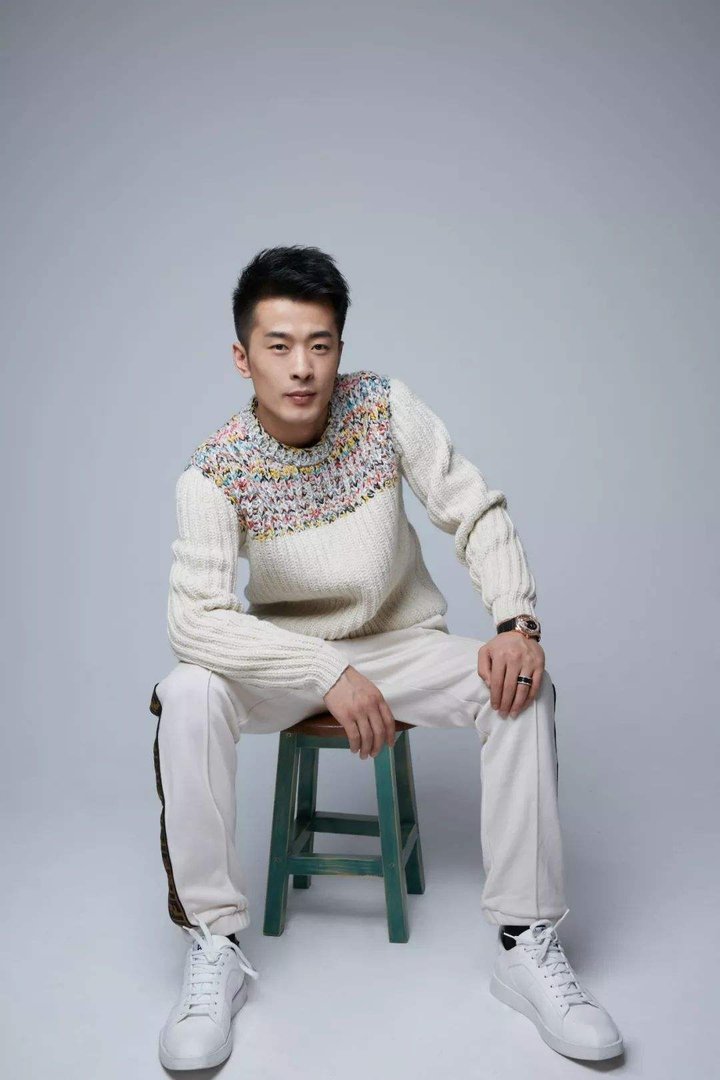 辛巴糖水燕窝曝光者被骂致抑郁,辛巴是否该为此负责?