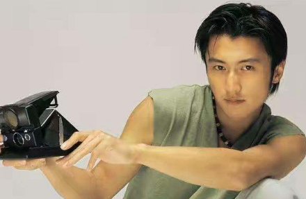 王菲花百万备孕,为谢霆锋生女,张柏芝回应让王菲处境尴尬!说的什么?