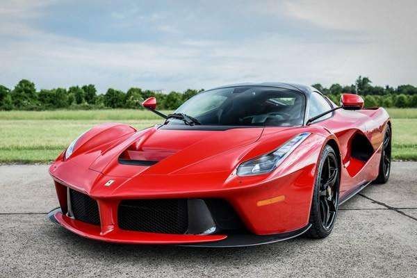 2250万法拉利亚洲首撞，到底是怎么回事？