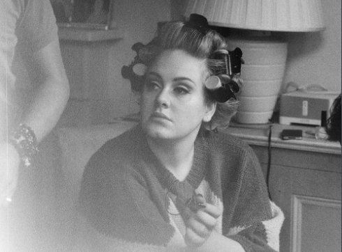 阿黛尔的演艺经历是怎样的?