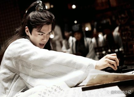 唐艺昕婚礼上收到法院传票，丈夫张若昀欠下1.4亿外债，真相是什么？