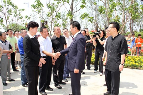 王力威的人物履历