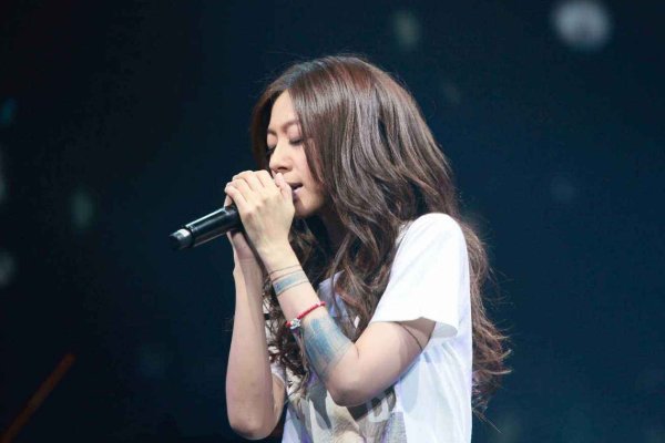 陈绮贞与前男友相恋18年,为何迟迟却没有结婚?