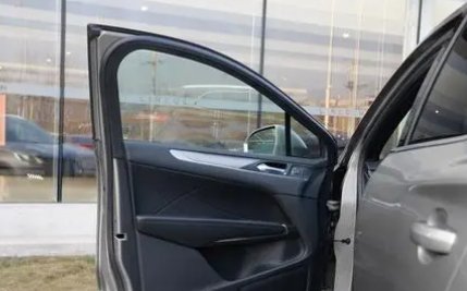 汽车车门的作用是什么？车门是如何与车身连接的？