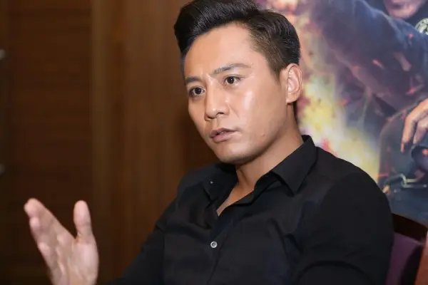 刘烨人民日报撰文,称用真情演绎平凡英雄,他到底有多敬业?