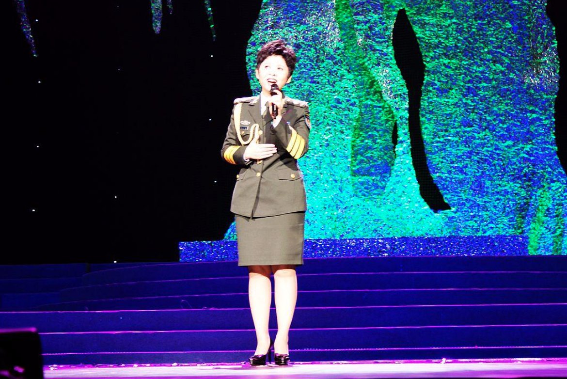 荣登13春晚，当红期被封杀，消失18年的董文华得罪了谁？