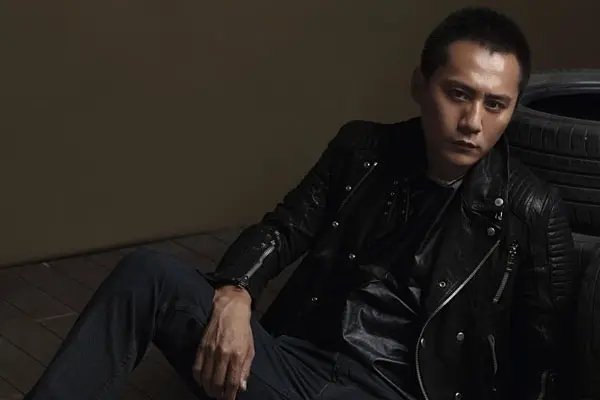 刘烨人民日报撰文,称用真情演绎平凡英雄,他到底有多敬业?