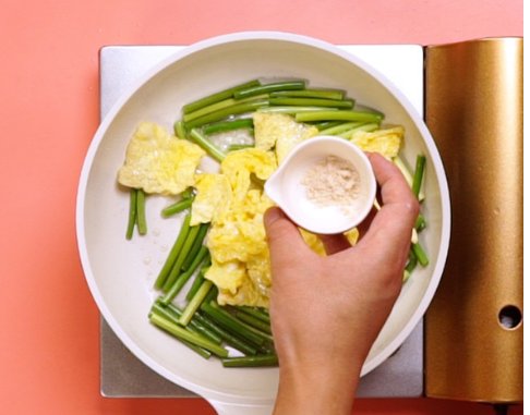 蒜苔炒鸡蛋的做法步骤