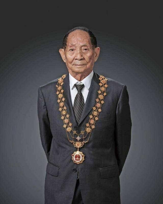 袁隆平家世背景曝光!祖父中过科举,父亲当过校长,家世怎样?