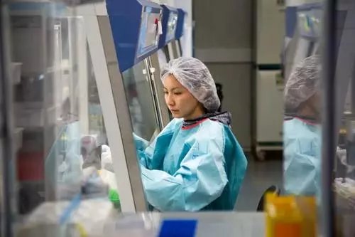 法国全境封禁4周,法国国内有研制出新冠疫苗吗?