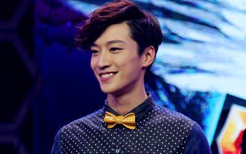 乔任梁为什么缺一只手臂？