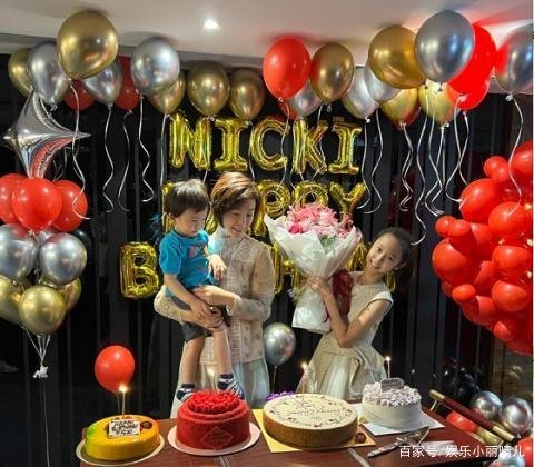 张怡宁过40岁生日,穿着低调不像豪门贵妇,女儿和妈妈长的像吗?