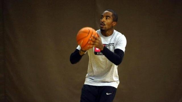 JR史密斯是什么时候来湖人队的？