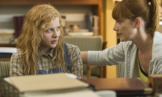 《魔女嘉莉》电影结局是怎么回事啊？