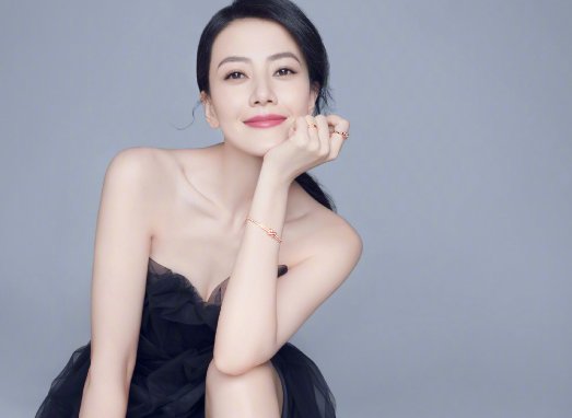 高圆圆和赵又廷是怎么在一起的,谁追的谁?