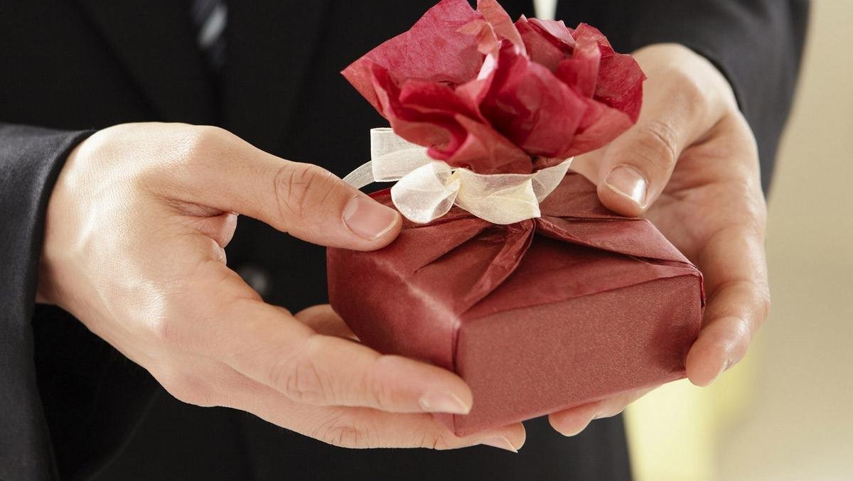 送生日礼物给女生送什么