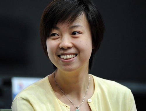 张怡宁过40岁生日,穿着低调不像豪门贵妇,女儿和妈妈长的像吗?