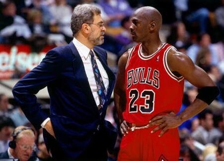 字母哥、詹姆斯和科比，第一次拿到MVP分别是几岁？