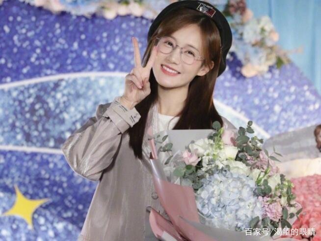 李一桐拍戏受欺负,疑似头被按进蛋糕中,剧组男演员玩闹没个度,你怎么看?