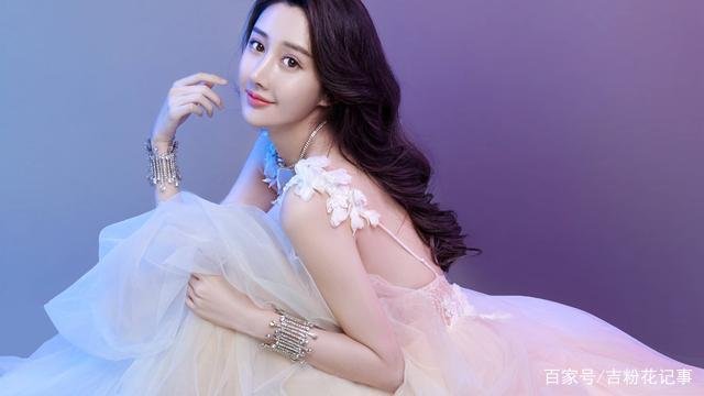 她拍十几年戏,凭身材做网红反倒走红,什么原因?