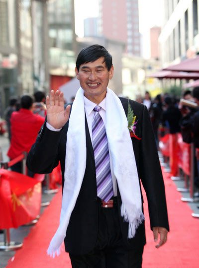 朱之文的成长经历是怎样的?