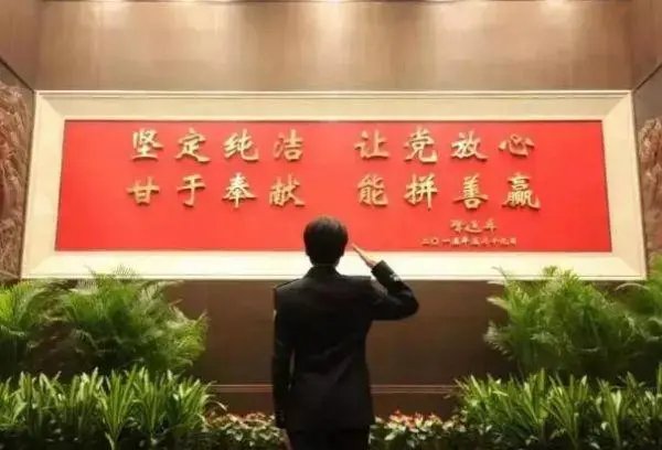 国安女警拿下潜伏10年的间谍人员，她这十年坚守有多伟大？