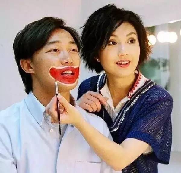 46岁杨千嬅庆生感慨万千,与陈奕迅感情结局令人唏嘘!为什么?