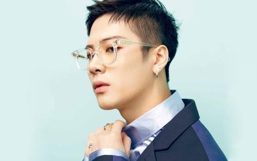 王嘉尔对卫生纸告白,王嘉尔的即兴表演发挥如何?