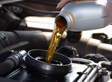 一般的车开多少公里就需要更换机油?