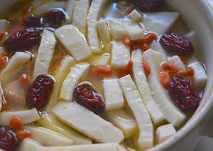 椰子煲鸡要什么材料?还要煲多长时间?