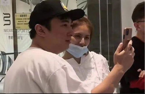 王思聪的前女友网红甜仇结婚，王思聪对此有何表示？