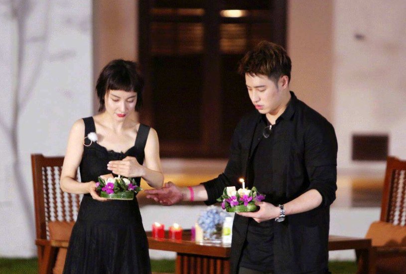 密子君“大驾”吴昕餐厅，一人吃光15份菠萝饭，平常人能吃15份炒饭吗？