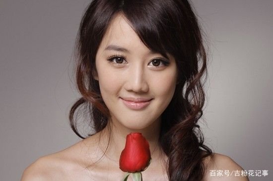 她拍十几年戏,凭身材做网红反倒走红,什么原因?