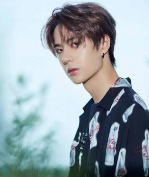 王一博起诉教培机构侵犯名誉权,怎么看待机构的这种侵犯明星权利的现象?