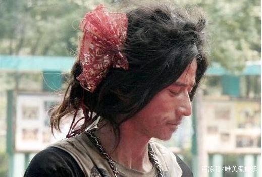 曾经最红的犀利哥,找到家人后,被确诊精神病,如今怎样了?