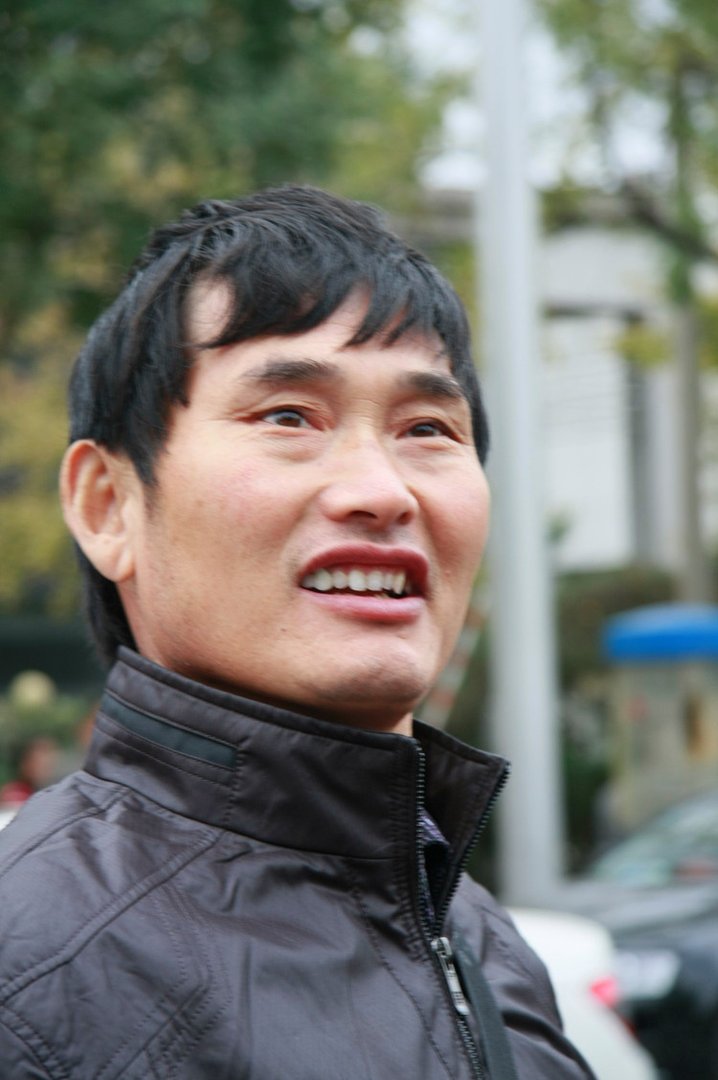 朱之文的成长经历是怎样的?