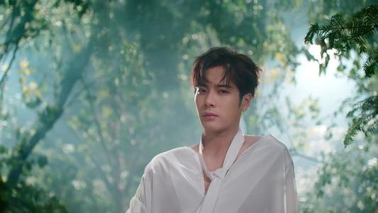 王嘉尔对卫生纸告白,王嘉尔的即兴表演发挥如何?