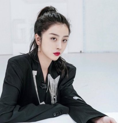 赵小棠曝光与妈妈合照,母女如同姐妹花,妈妈的腿也太抢眼了,你心动了吗?